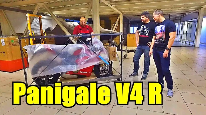 Ducati panigale V4R. Распаковка мотоцикла за 4 МИЛЛИОНА рублей