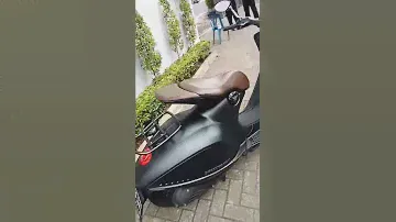 Vespa 946 Emporio Armani 2015