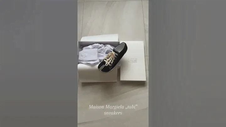 Maison Margiela ,,tabi” sneakers #noirboutique #fashion #garments #maisonmargiela #balenciaga #short