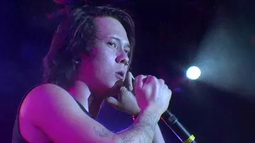 Roadrunner United - Replica (Live at the Nokia Theatre, New York, NY, 12/15/2005)