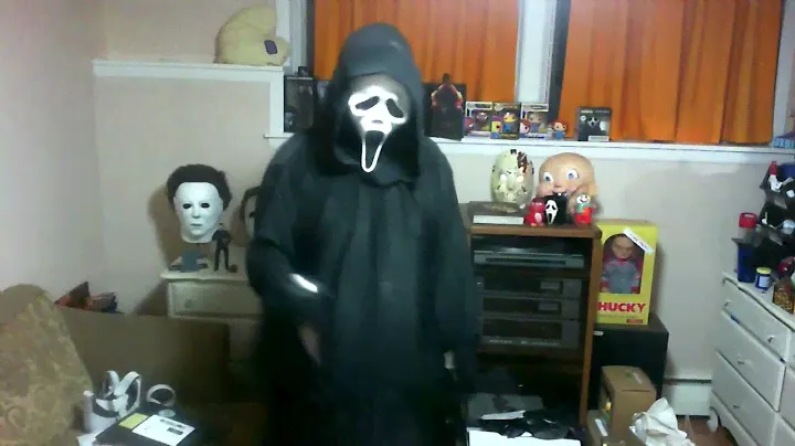 Gregg Adventure Buck 120 replica review and Full Scream Ghostface costume display!