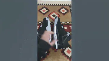 AJ 4 black canvas real vs fake part 6 (takesneaker.com)
