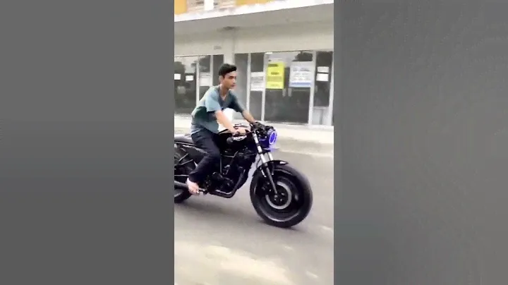 replica  triumph bobber but this look cool 😎