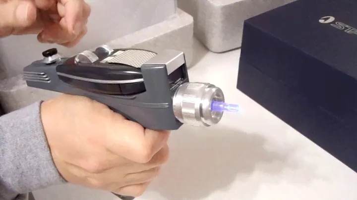 Master Replicas TOS Phaser