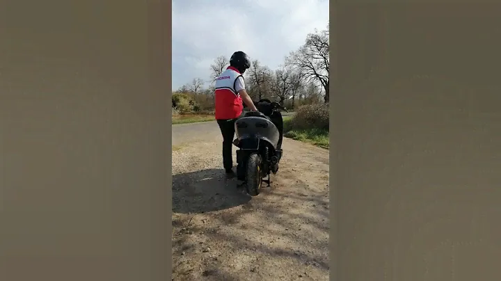 Majesty/skyliner 125 fake "akrapovic" sound on road